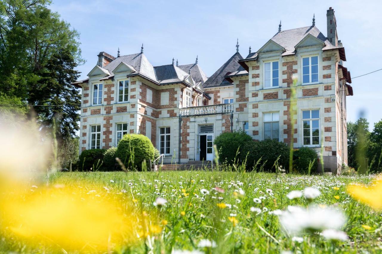 Chateau De La Plinguetiere Saint-Aignan-Grand-Lieu Exterior photo